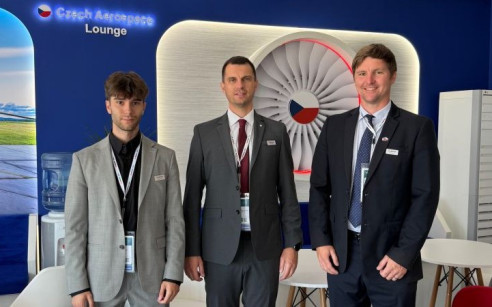 Druhý den na Farnborough International Airshow